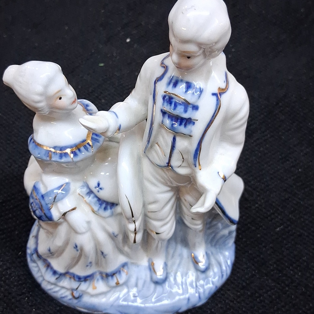 Bridgerton style colonial figurine 18th century attire with blue & gold accents- - Picture 2 of 7